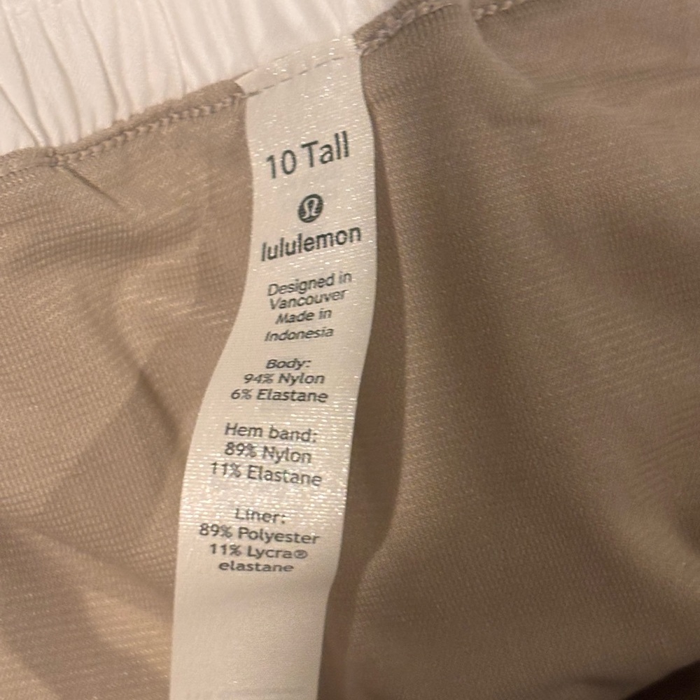 Lululemon Hotty Hot High Rise 4" Lined Shorts NWT White Swift Fabric Size 10 T - Picture 9 of 10